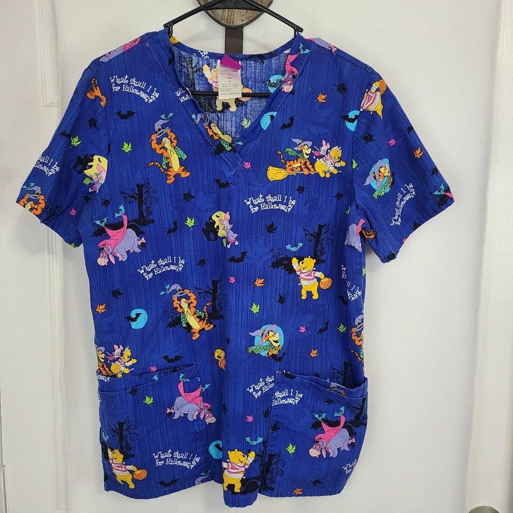 (796) Wonderful World of Disney Woman's Winnie the Pooh Halloween Scrubs